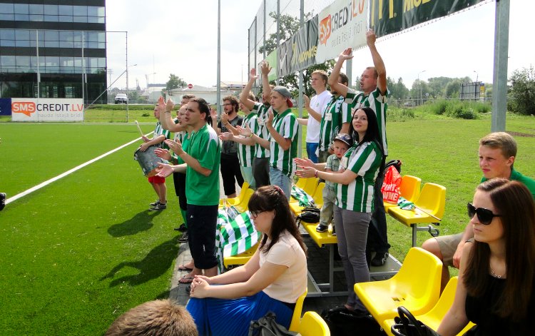 Hanzas vidusskolas stadionā