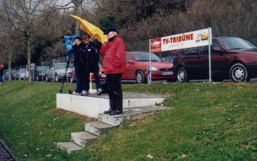 Sportplatz Roßbach - ... sogar mit Tribne