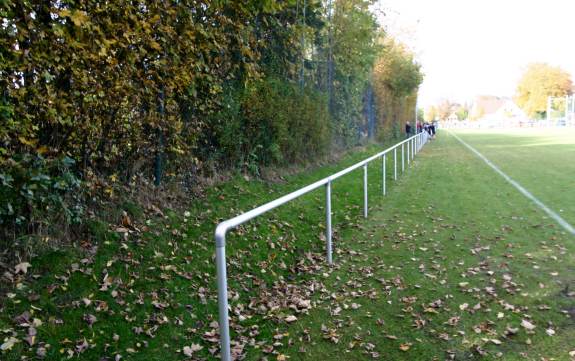 VfL-Sportplatz - Längsseite