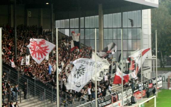 Georg-Melches-Stadion - Intro Gäste