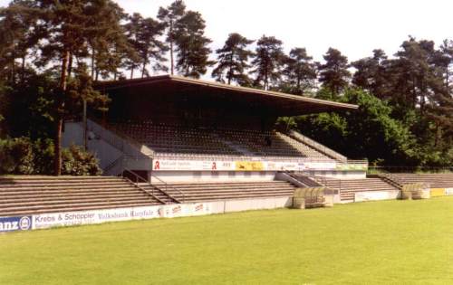 Hardtwaldstadion - leere Tribne