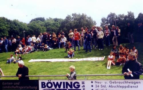 Waldsportplatz im Trog - ... auf der 'Haupttribüne'