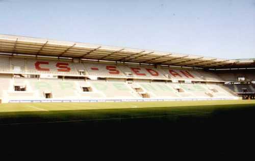 Stade Louis Dugauguez - Haupttribüne