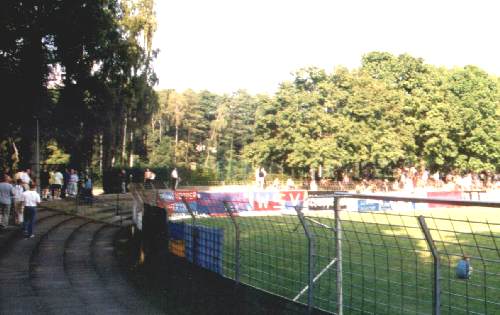 Union-Stadion am Hermann-Löns-Weg - Blick aus der Kurve auf die Gegenseite