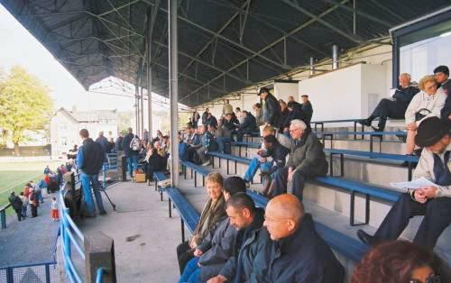 Stade Géronstère - Blick über die Tribüne