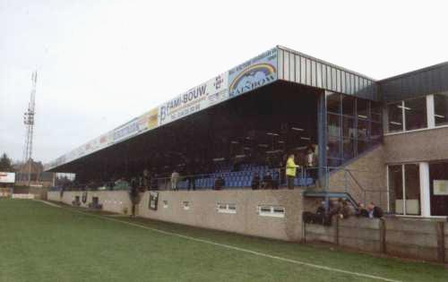 Bergestadion - Haupttrib&uuml;ne