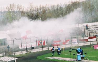 Mestský Stadion - ... und Rauch