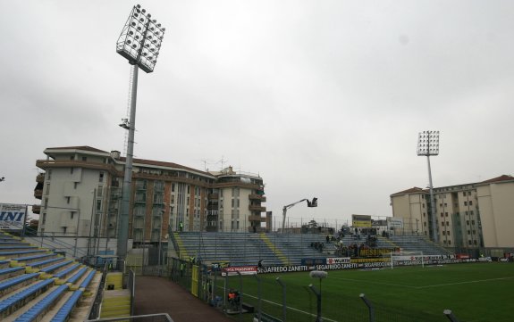 Stadion Omobono Tenni