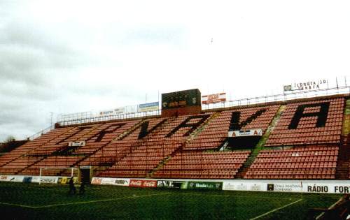 Stadion Antona Malatinského - Hintertortribne gegenber