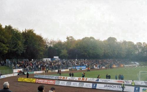 Stadion Zur Sonnenblume - Längsseite eins