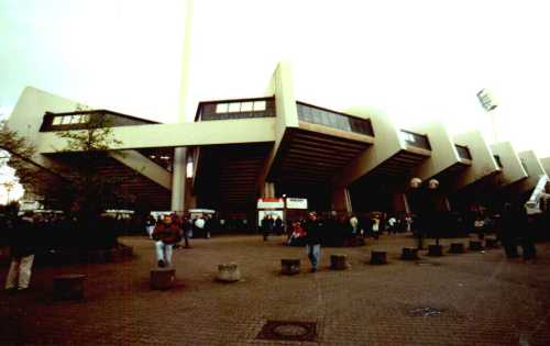 Ruhrstadion - Außenansicht (Archivaufnahme)