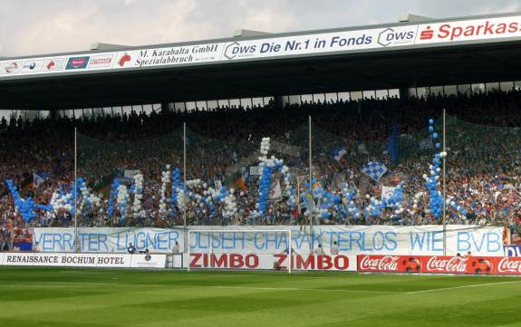 Ruhrstadion - Oliseh- und BVB-Schmhung