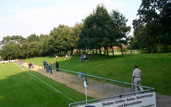 Sportplatz Am Bergsteg - Hauptseite