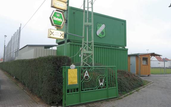 Sportplatz an der Waldstraße (an der Siedlung) - Eingangsbereich