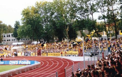 Lohrheidestadion  - BVB-Anhang als 'Heimfans'