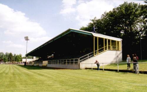 Stadion am Wasserwerk - Tribüne Frontansicht