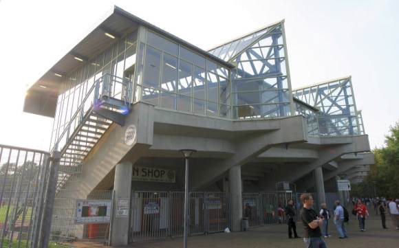 Lohrheidestadion - Osttribüne Rückansicht